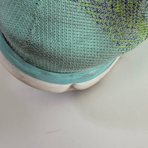 NIKE Aqua & Multicolor Flyknit 4.0 Running Shoes - Picture 9 of 9